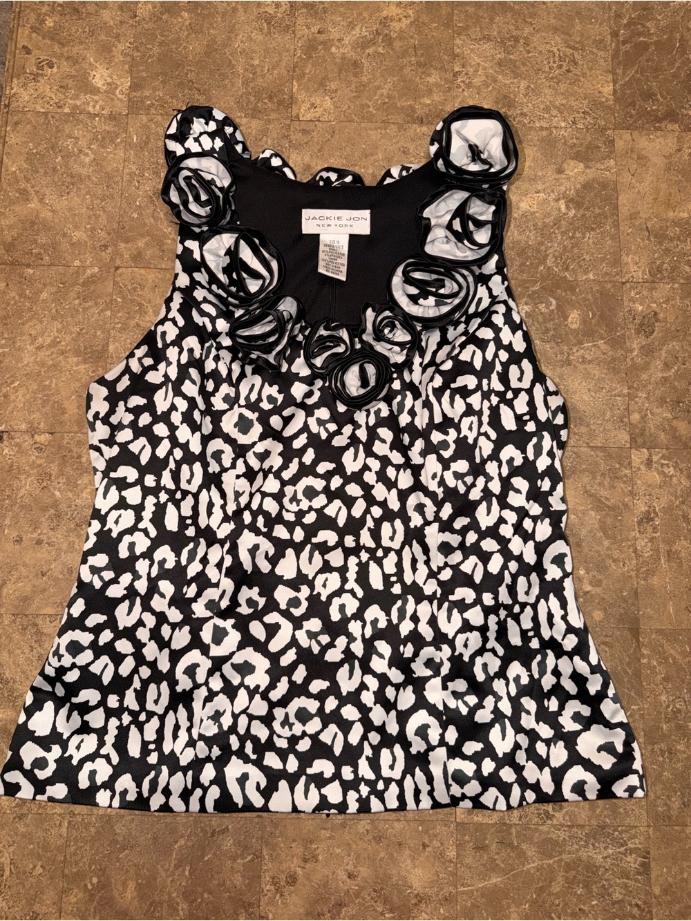 Jackie John New York Black & White Printed Sleeveless Top with Floral Neckline
